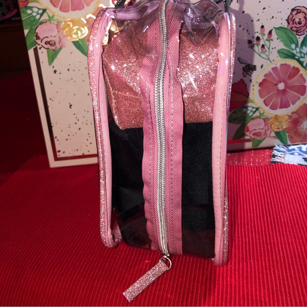 Disney three in one Minnie ,Mickey Mouse makeup cosmetic travel bag set. - Picture 8 of 15